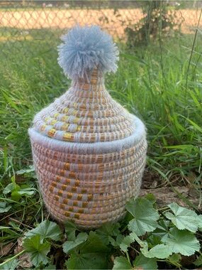 NEW Handwoven blue Decorative Storage Basket with Lid